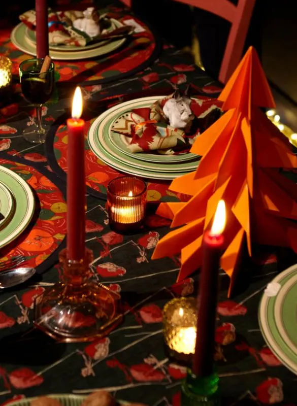 Discount Table Cloth - Forest Green Robin Dining